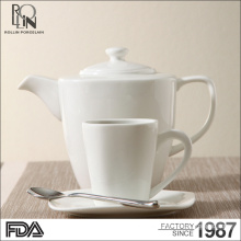 Copo de chá novo da forma do projeto copo de porcelana do café da caneca cerâmica do restaurante branco da porcelana do café com taça do saucer